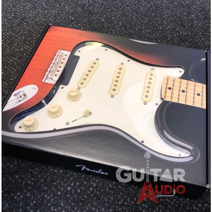 Genuine FENDER Pre-Wired VINTAGE NOISELESS Loaded 11-Hole Parchment Pickguard